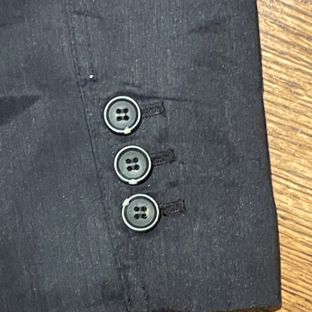 Sandra Angelozzi 2 piece fitted black linen blazer and pencil skirt suit set. - Picture 5 of 7